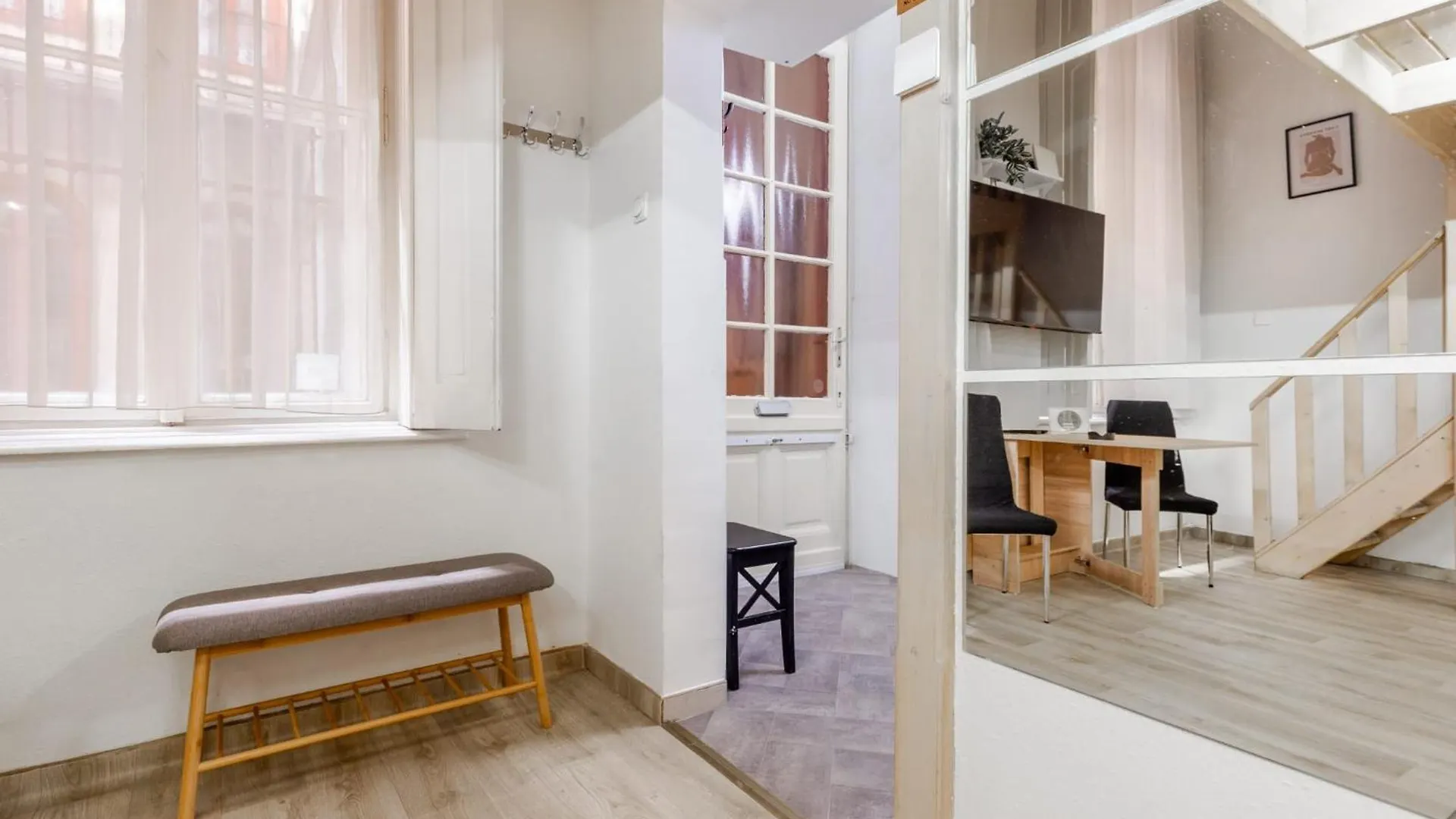 Piano Apartment Budapest 0*,